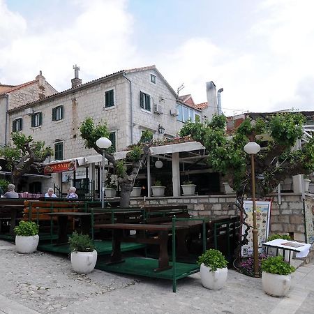 Guesthouse Rebecca Makarska Exterior photo