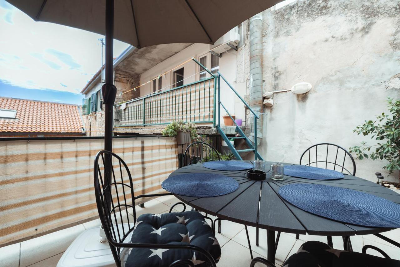 Guesthouse Rebecca Makarska Exterior photo