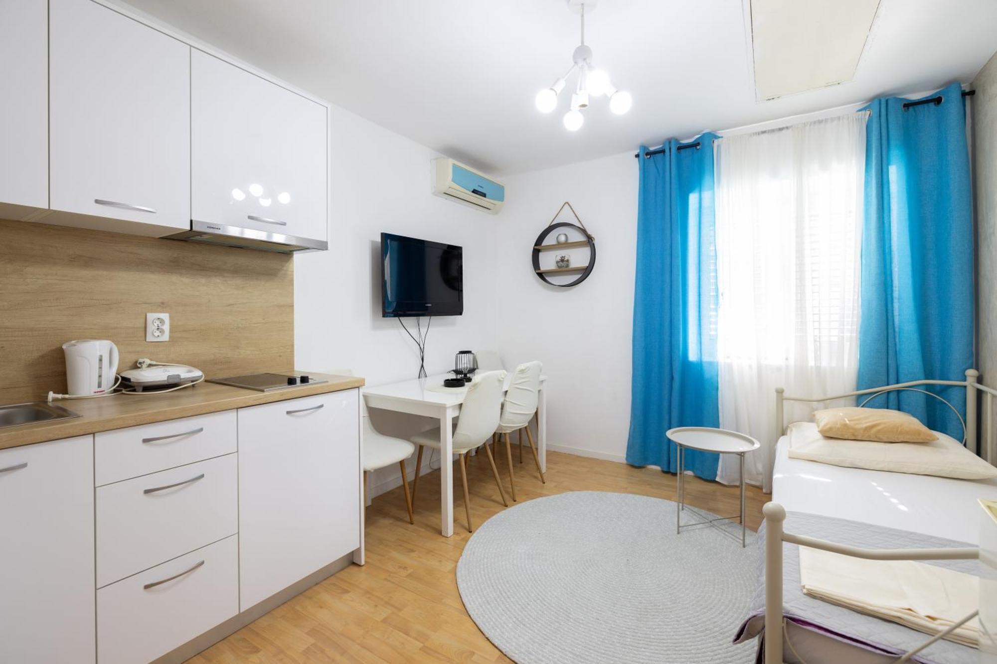 Guesthouse Rebecca Makarska Exterior photo