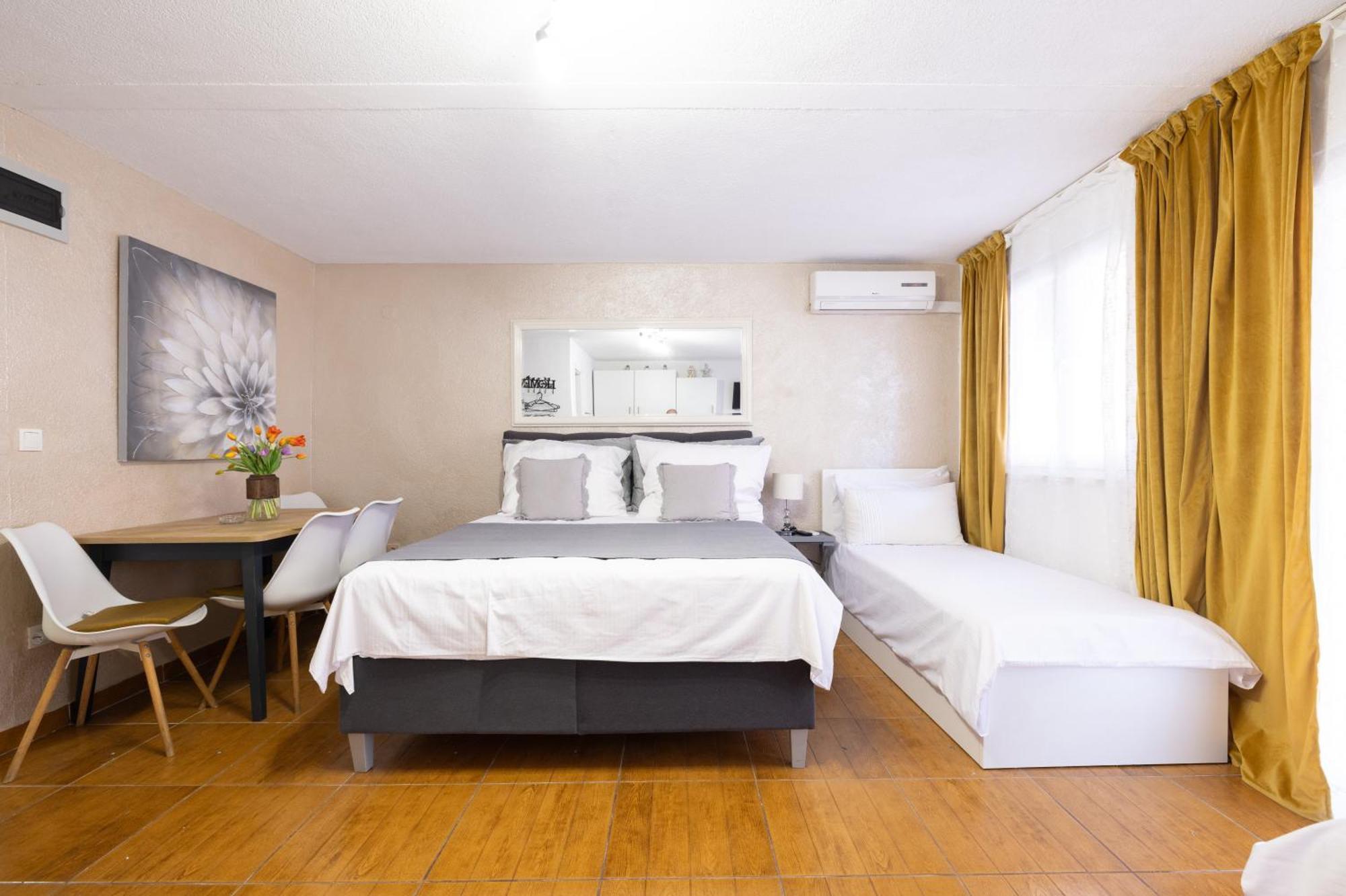 Guesthouse Rebecca Makarska Exterior photo