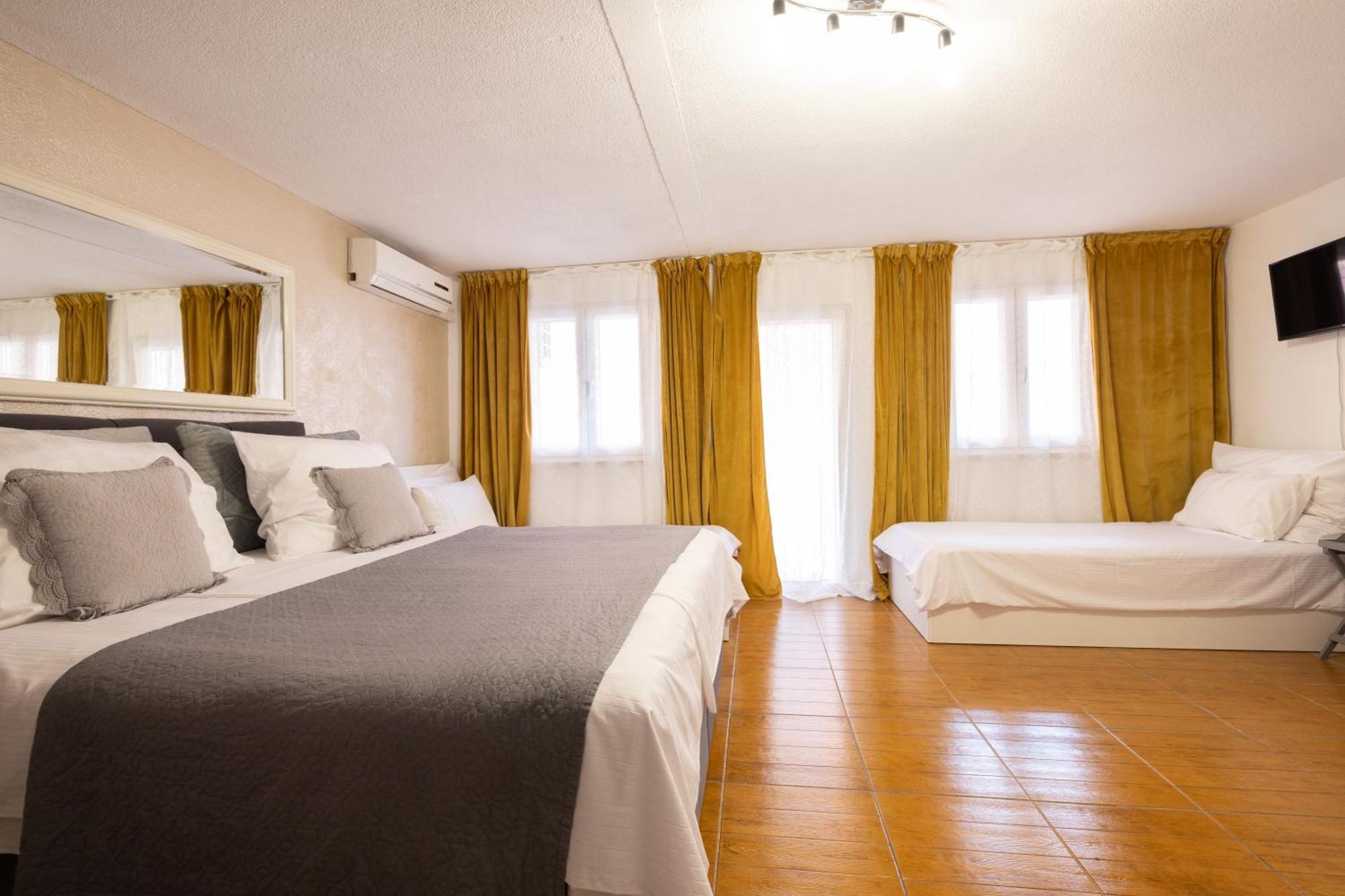 Guesthouse Rebecca Makarska Exterior photo