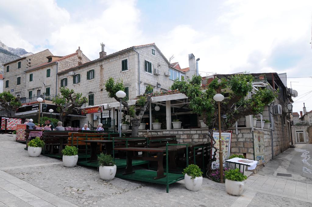 Guesthouse Rebecca Makarska Exterior photo